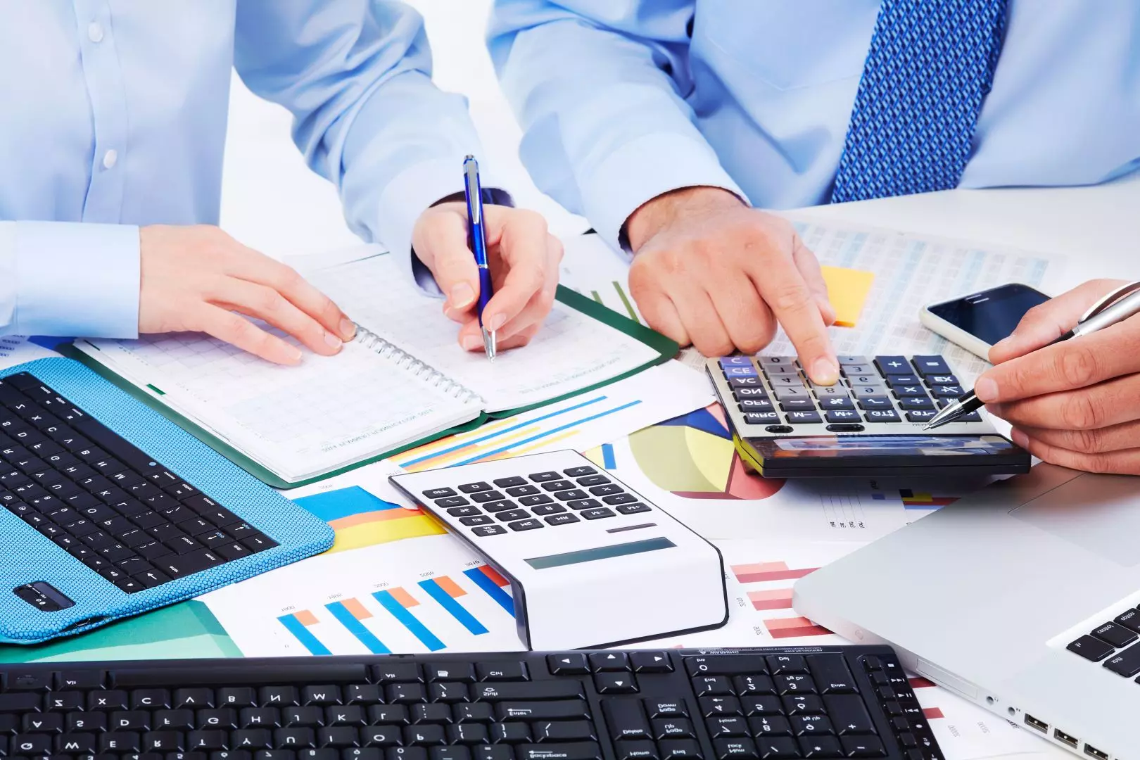 What are the benefits of outsourcing payroll?