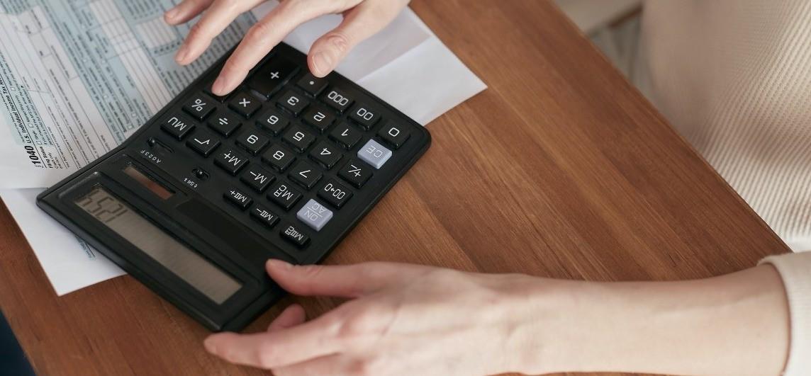 HOW DO YOU WORK OUT PAYE TAX?